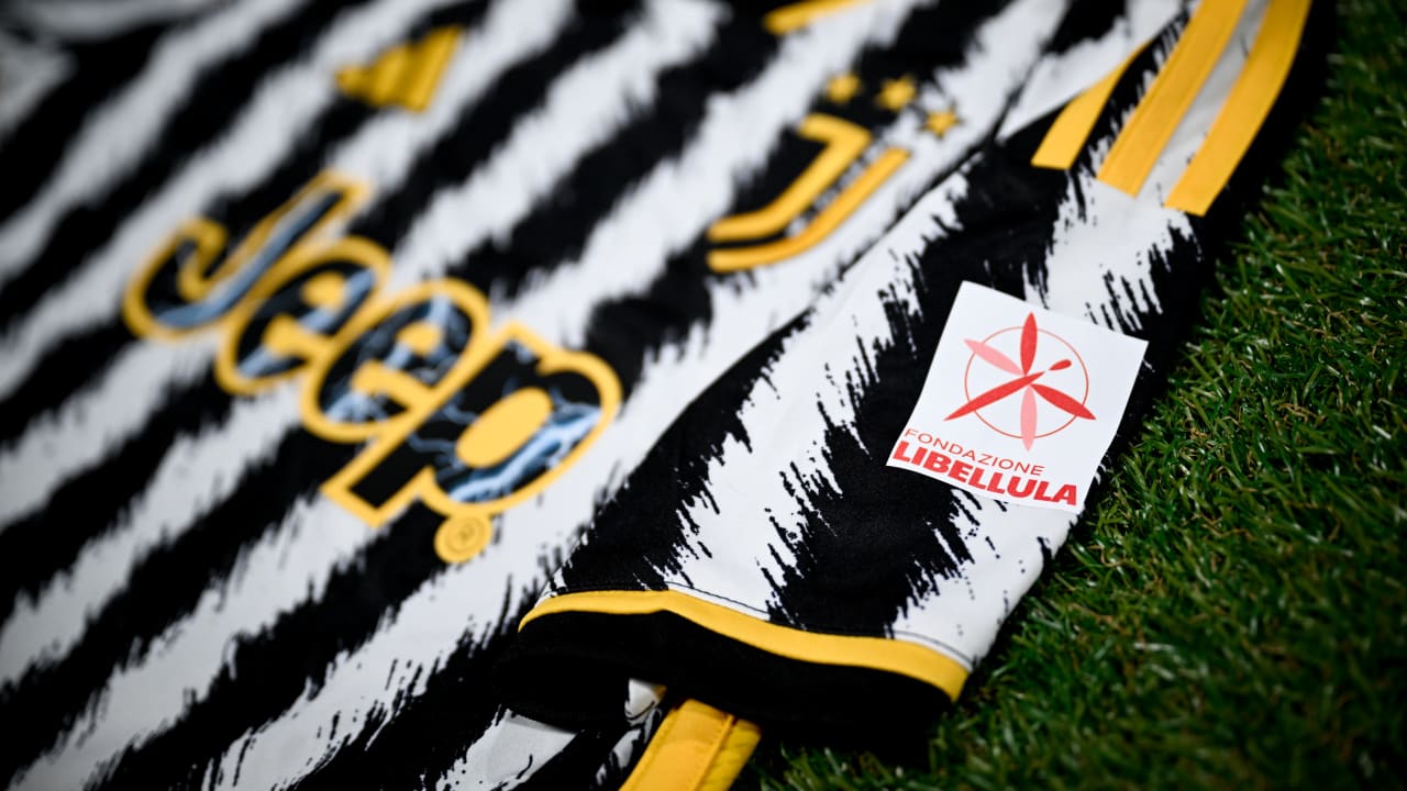 Maglia Juventus Patch Fondazione Libellula