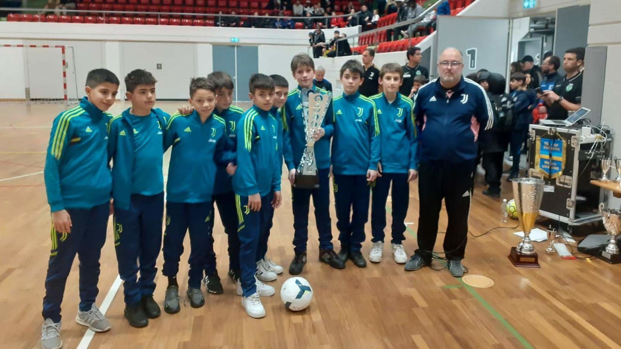 L'Under 12 di Mister Niello e Bagalà al termine della "Riviera Futsal Cup" in Svizzera