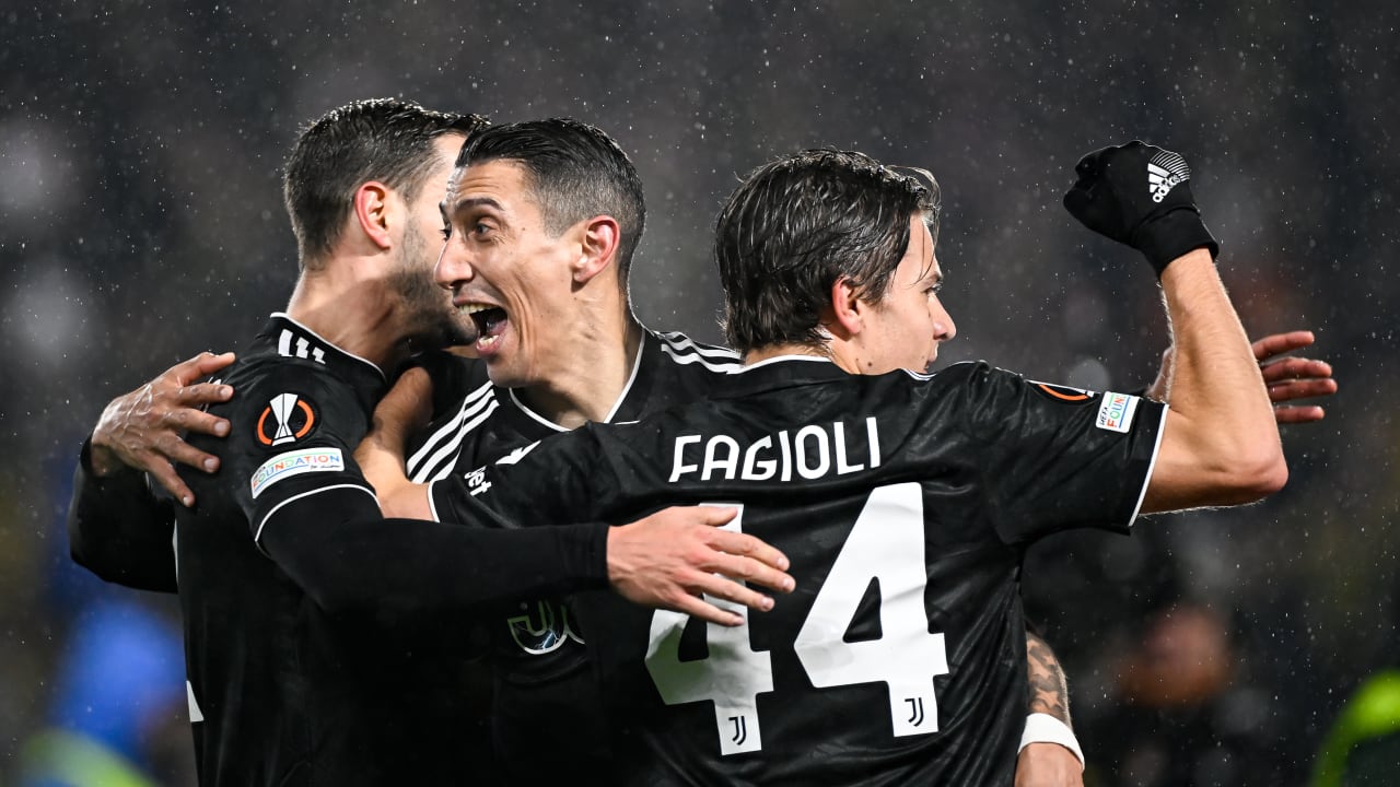 Esultanza della Juventus dopo il gol al Nantes