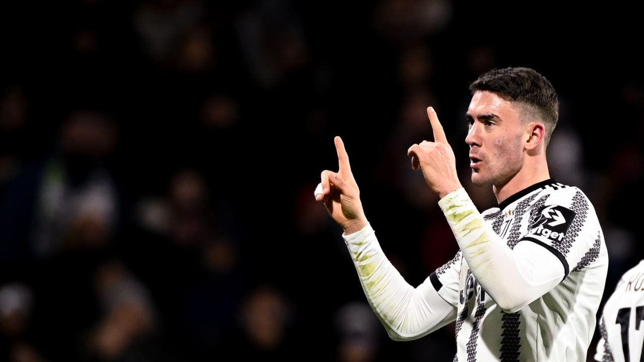 Dusan Vlahovic of Juventus and Christiano Biraghi of Acf Fiorentina during  the Italian serie A, football match between Juventus Fc and Acf Fiorentina  on 12 February 2023 at Allianz Stadium, Turin, Italy.