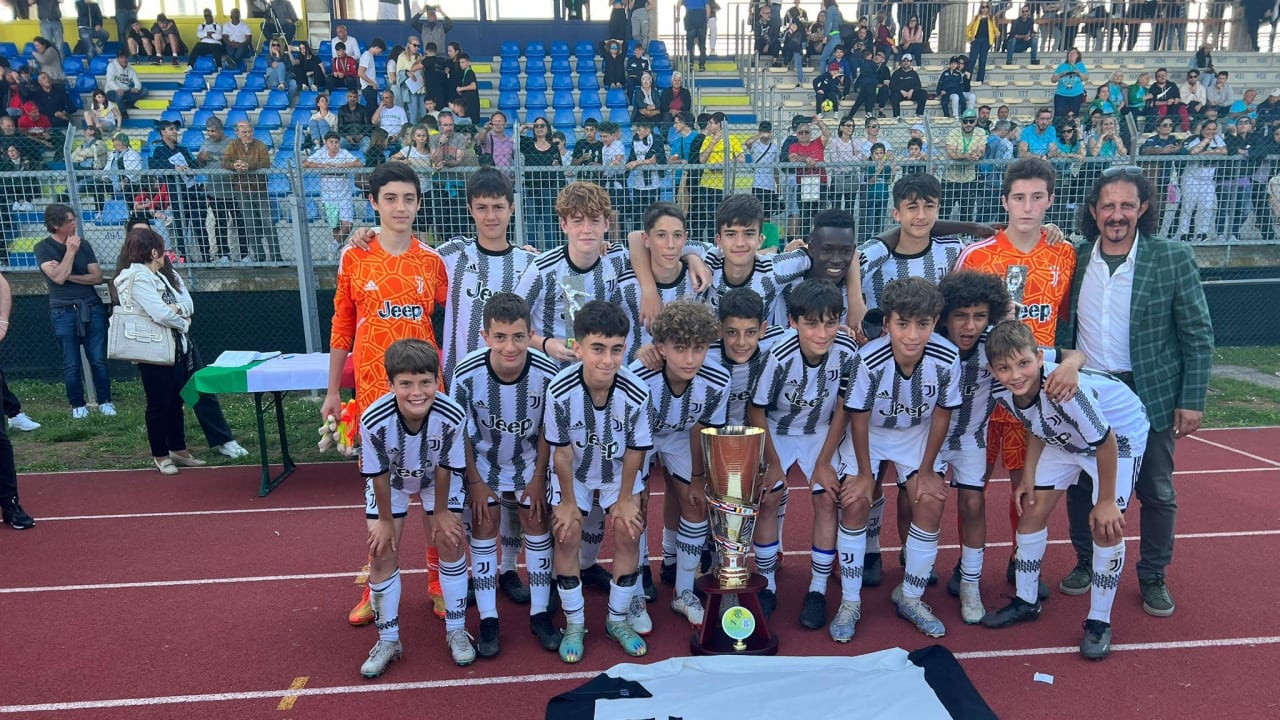 L'esultanza dell'Under 13 di Mister Marchio dopo il torneo vinto a Sant'Ermete