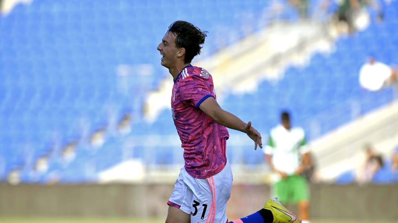 L'esultanza di Tommaso Mancini dopo il gol segnato al Maccabi Haifa