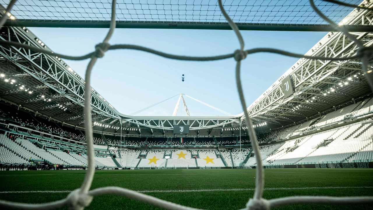allianz-stadium-pitch-line-02 (2)