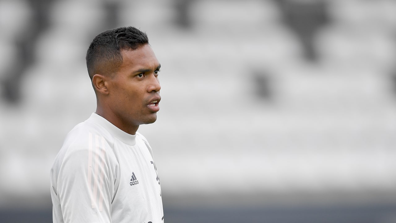 alex sandro training