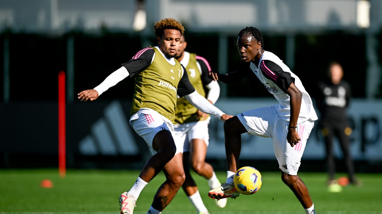 McKennie e Nonge in allenamento