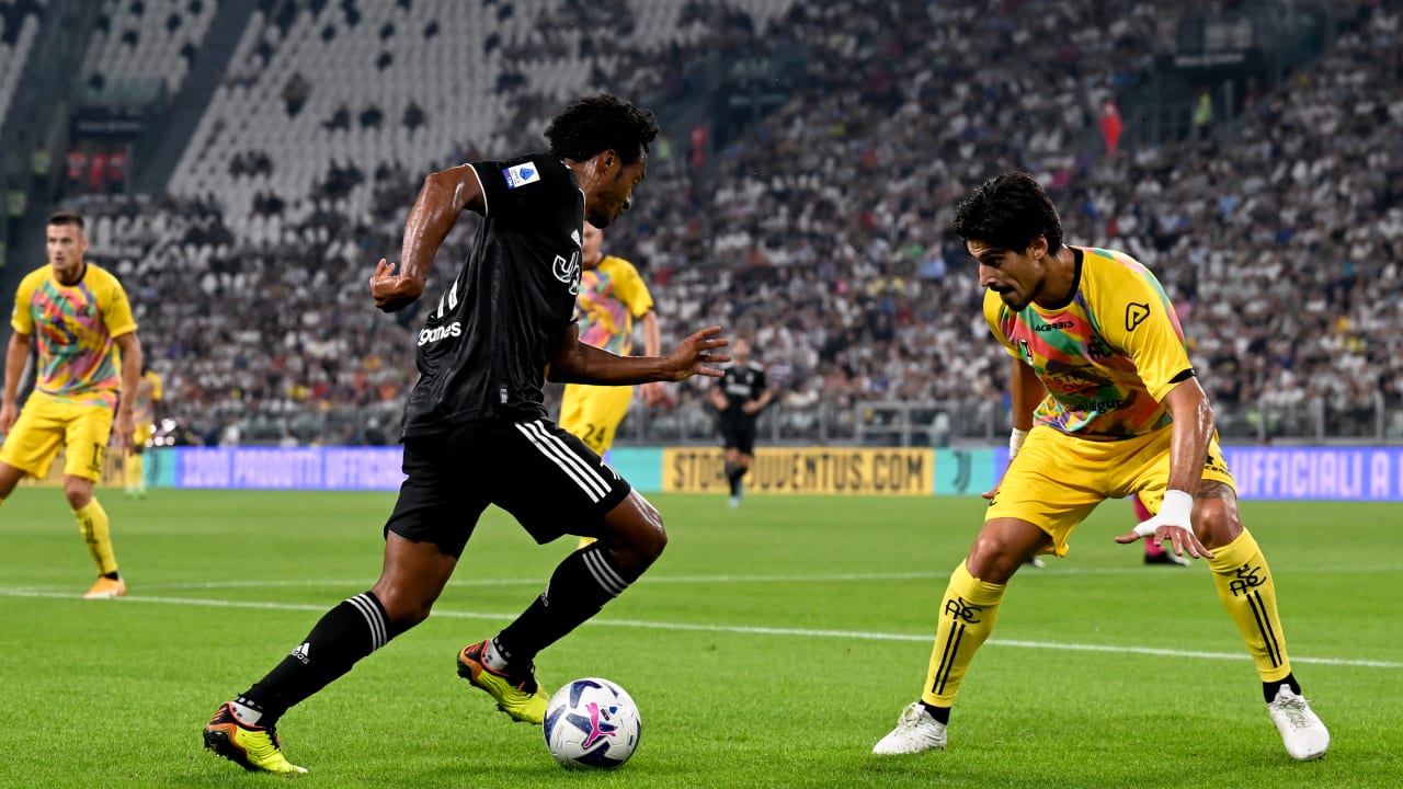 Cuadrado in azione in Juventus-Spezia