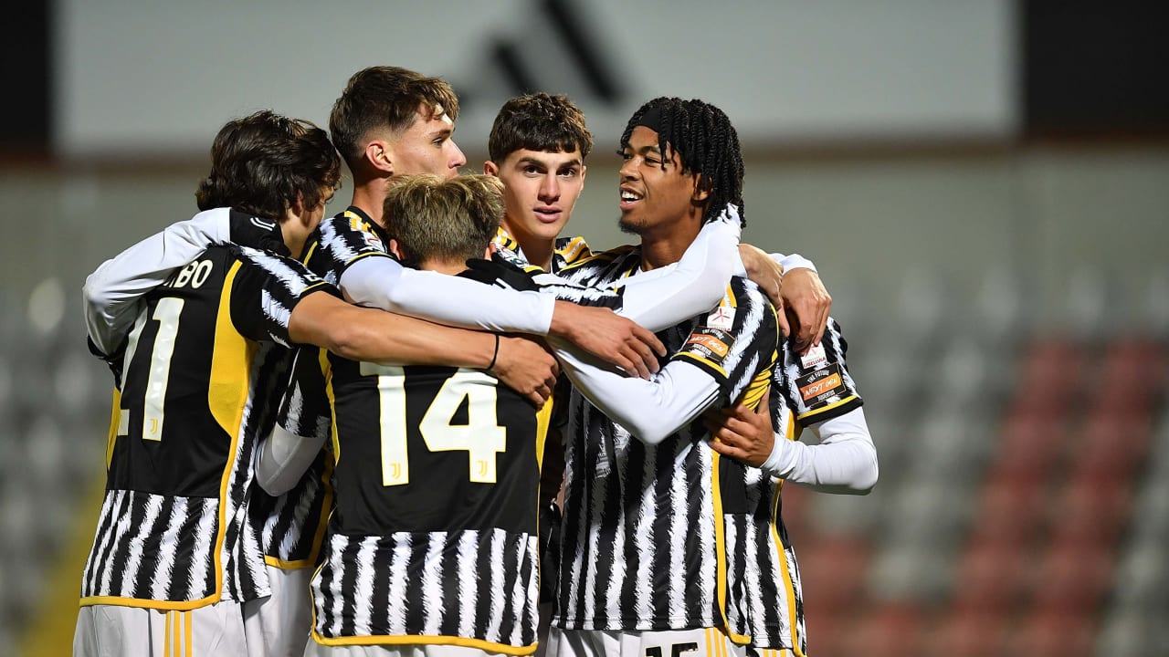 L'esultanza della Juventus Next Gen dopo l'autorete dell'Arezzo