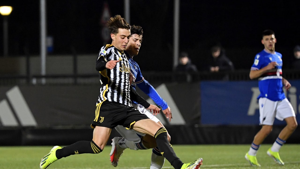 Andrei Florea in azione durante Juventus Primavera-Sampdoria Primavera