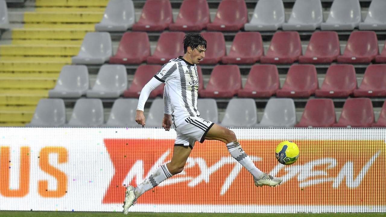 Tommaso Barbieri in azione durante Juventus Next Gen - Pordenone