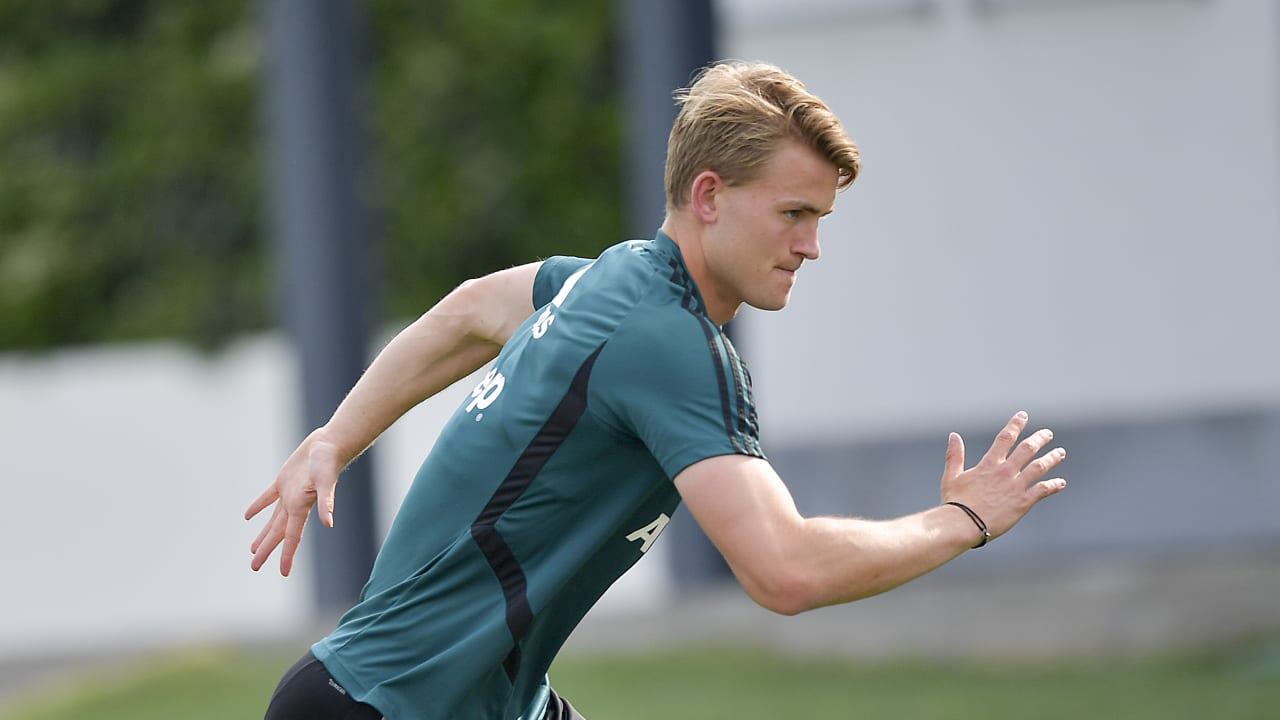 Juventus Training Session de Ligt