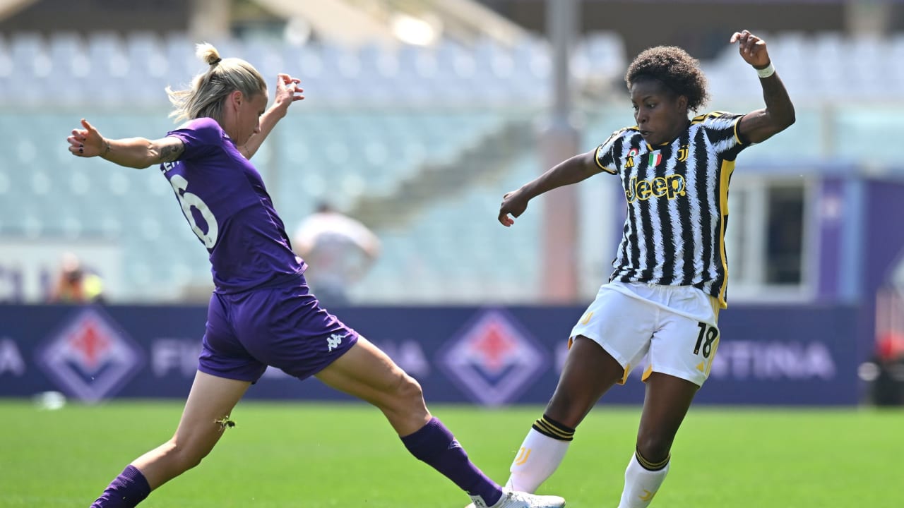 Lineth Beerensteyn in azione durante Fiorentina-Juventus