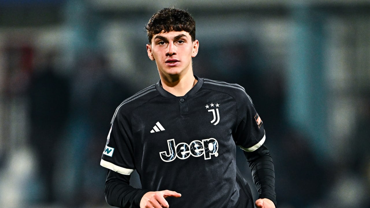 Lorenzo Anghelé in azione durante Virtus Entella-Next Gen 