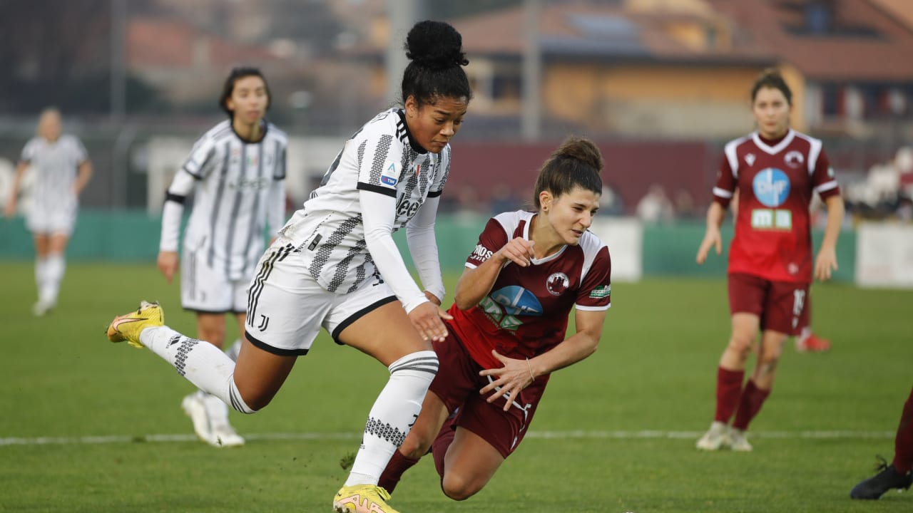 Evelina Duljan in azione contro il Cittadella