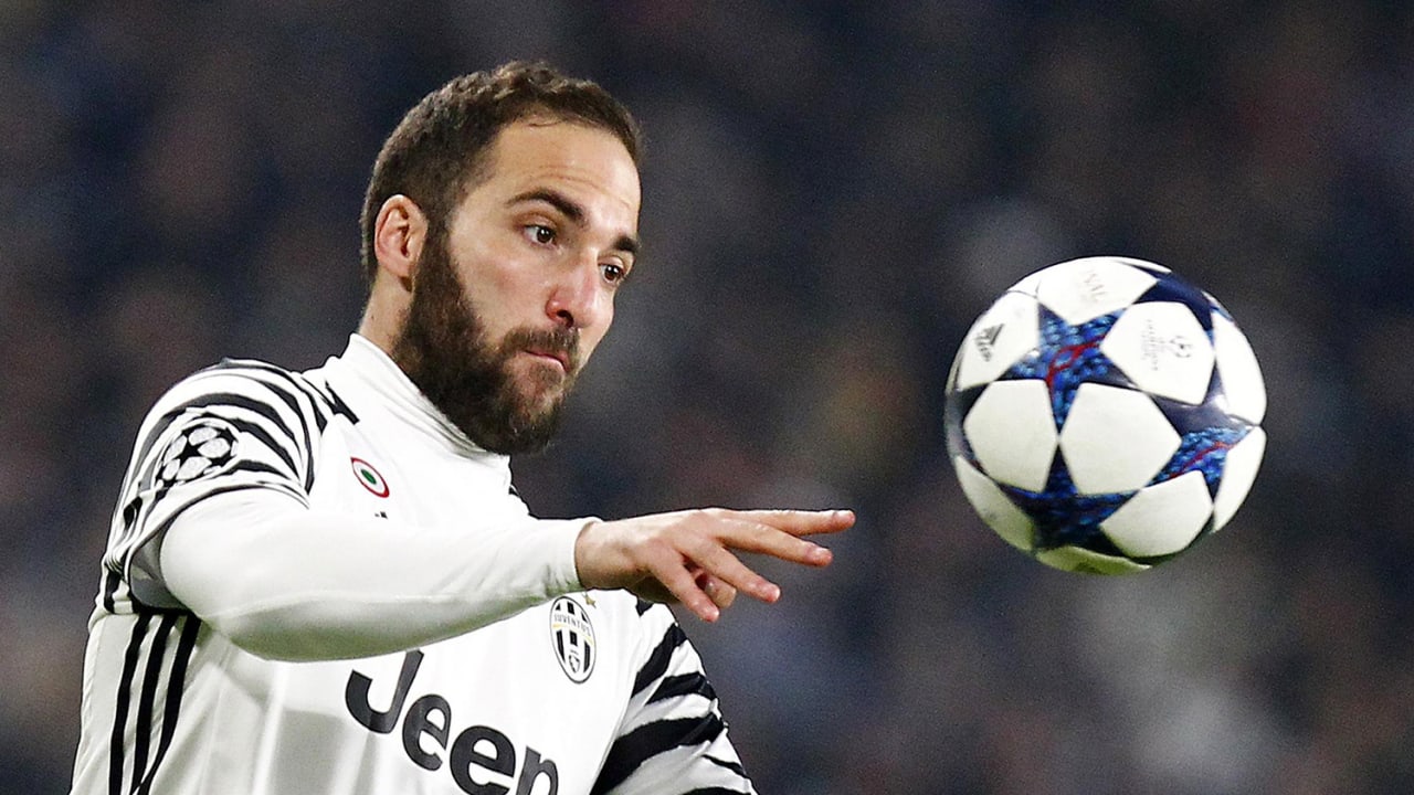 wm_higuain_champions.jpg