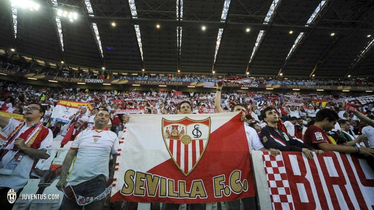 tifosi siviglia.jpg