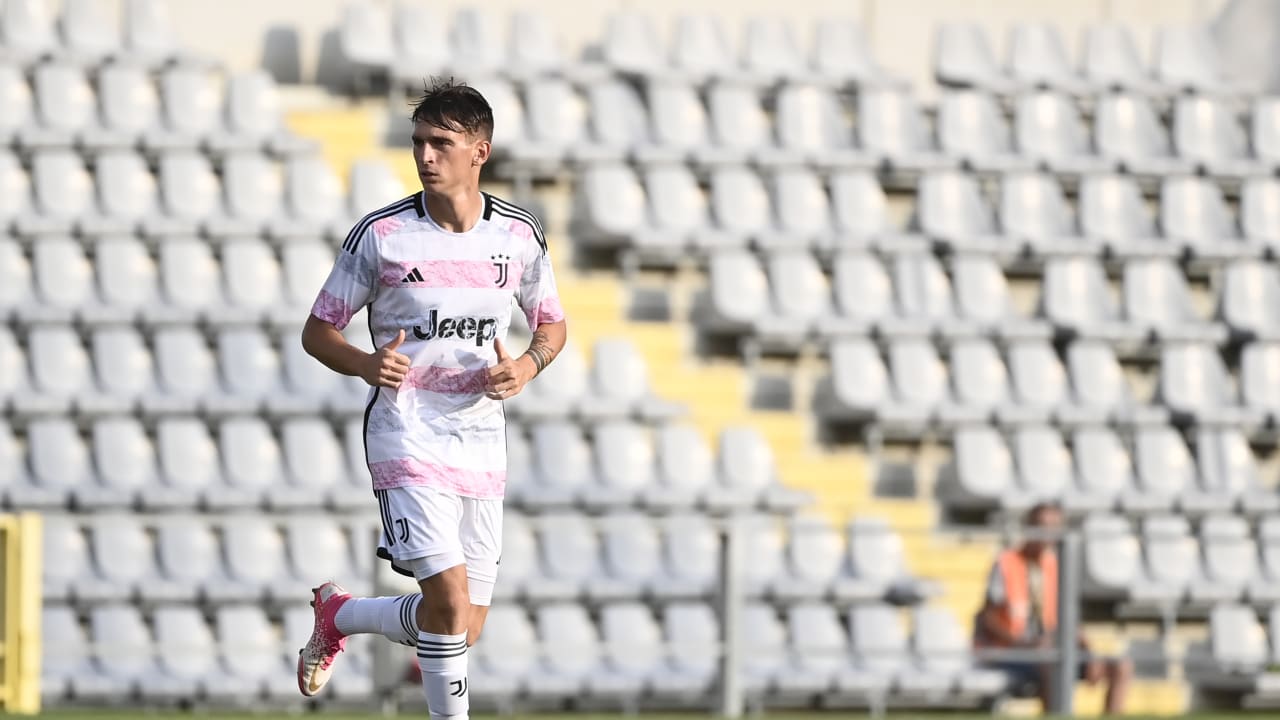 Mirco Lipari con la maglia della Juventus Next Gen