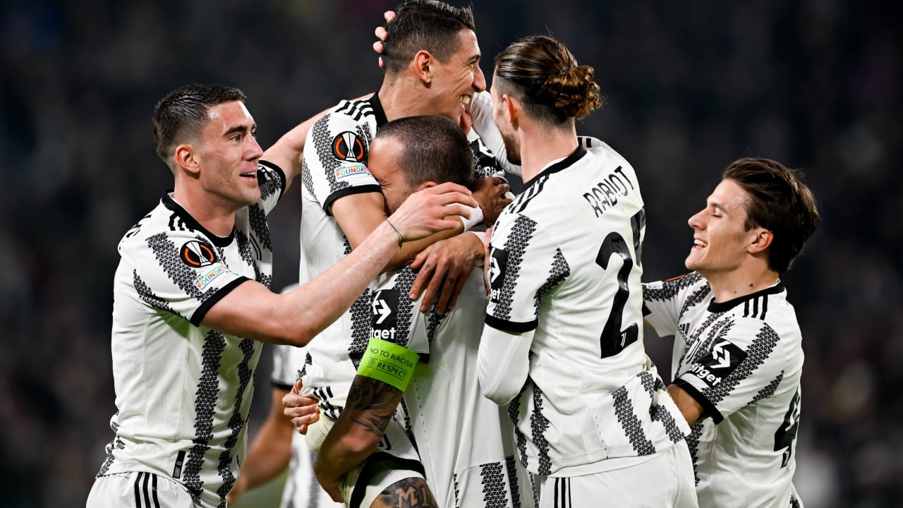 l'esultanza della Juventus dopo il gol di Di Maria al Friburgo