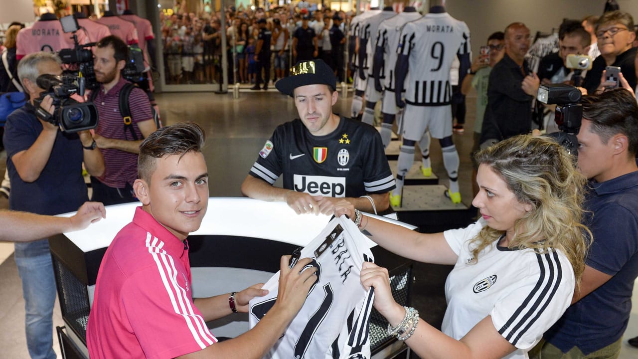 dybala stadium megastore cover.jpg