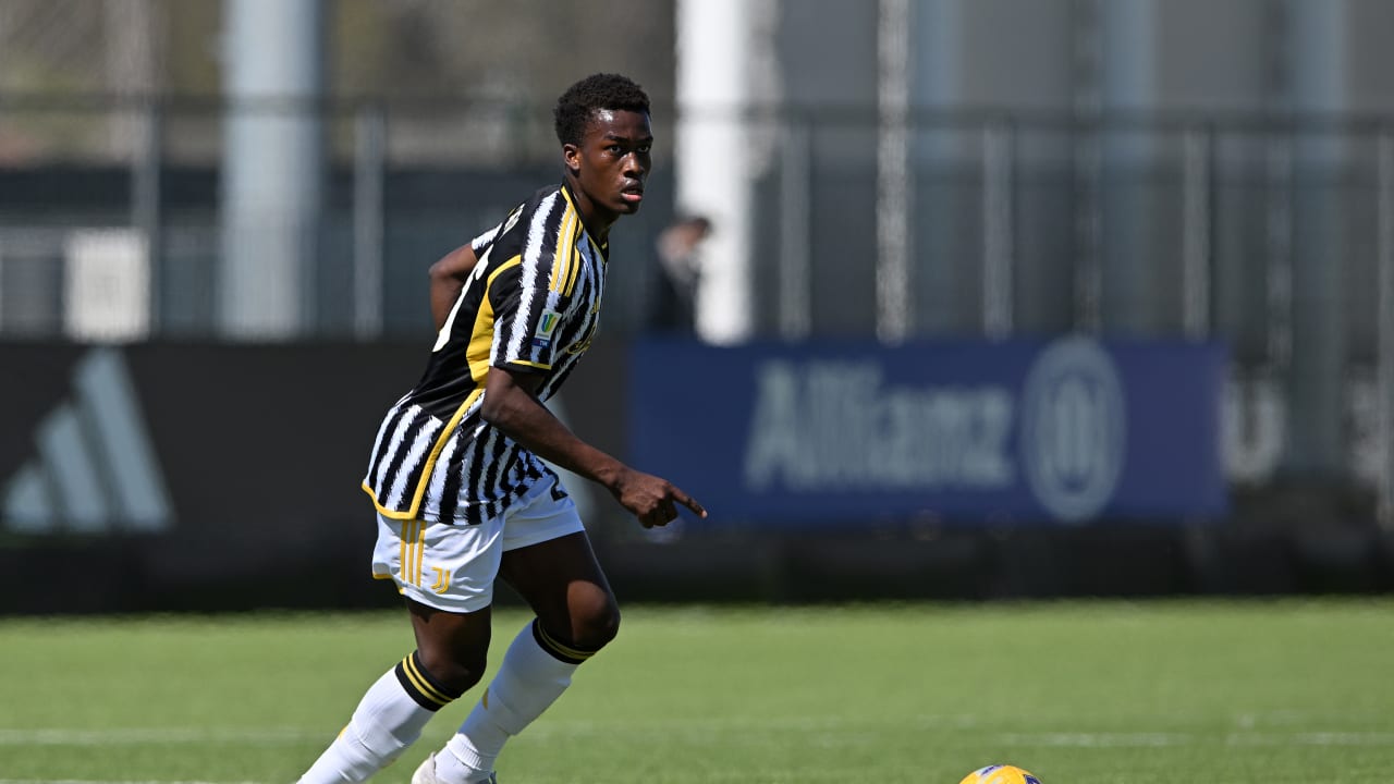 Valdes Ngana in azione durante Juventus Primavera-Milan Primavera