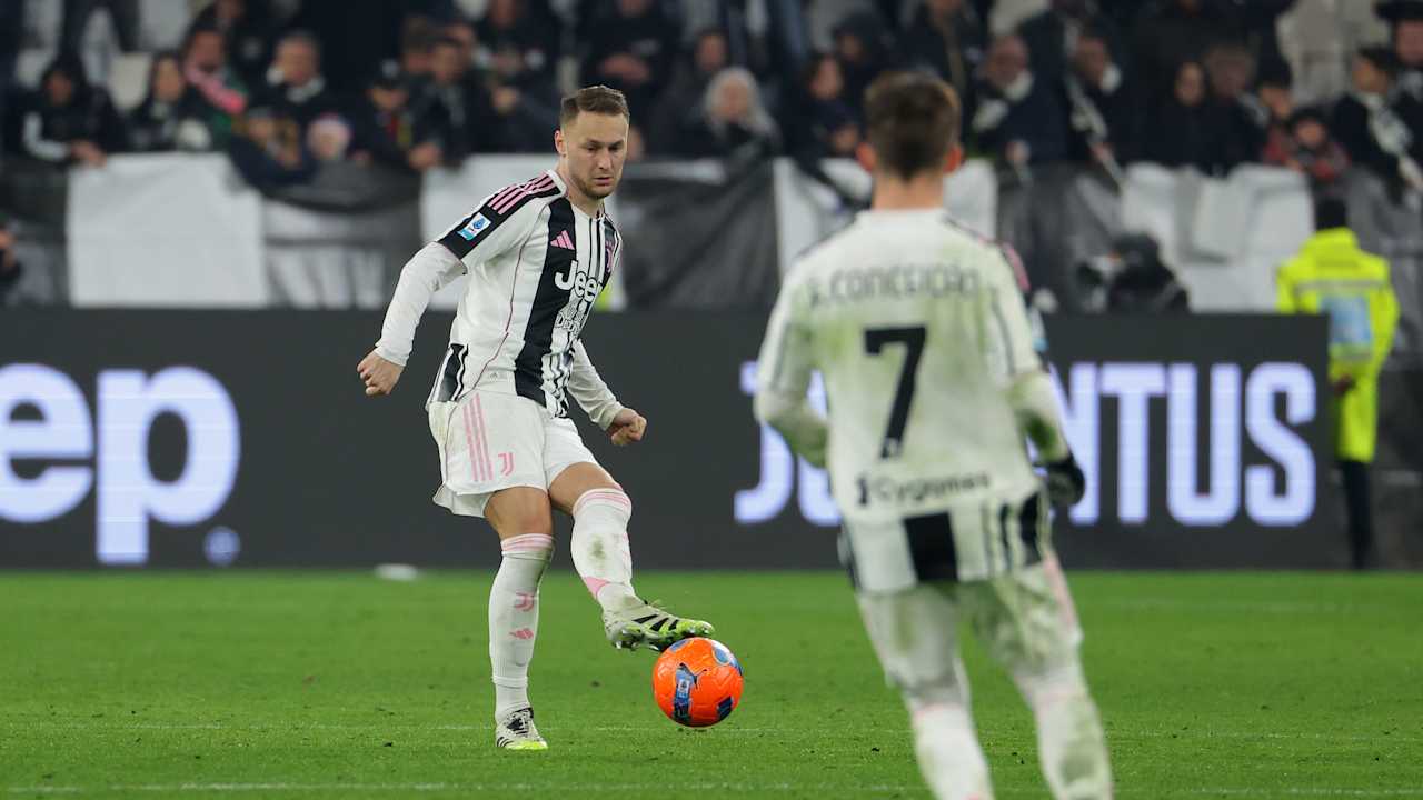 FR3_6928_ZXHHQ6NM_4afc8de5-aa2d-4c63-8935-e9f6032baa83