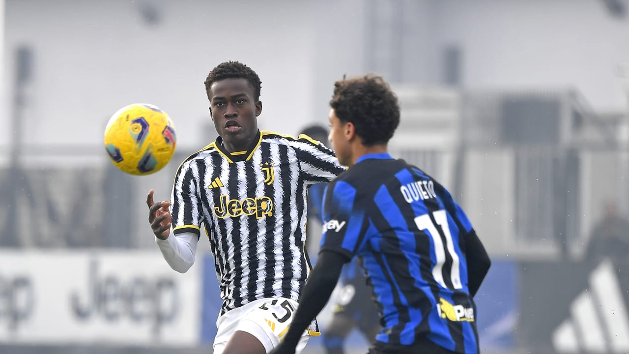 Valdes Ngana in azione durante Juventus Primavera-Inter Primavera