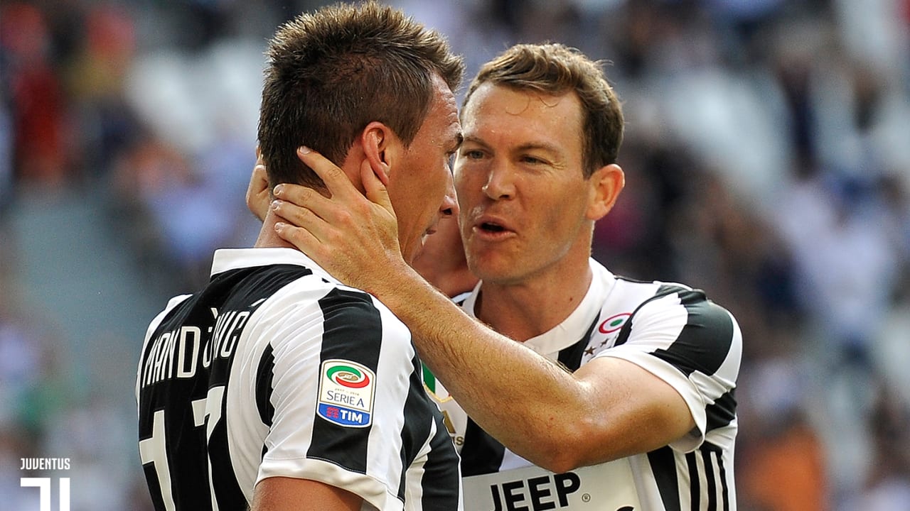 20171112_mandzukic_lichtsteiner.jpg