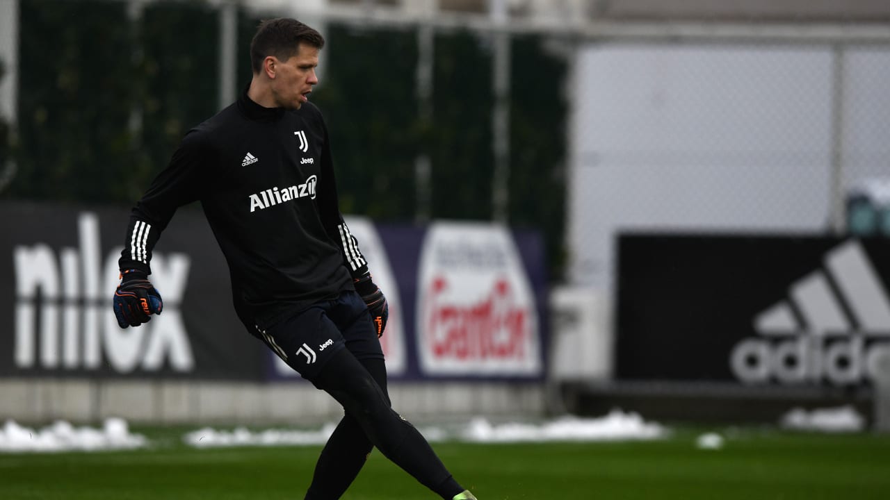 szczesny training