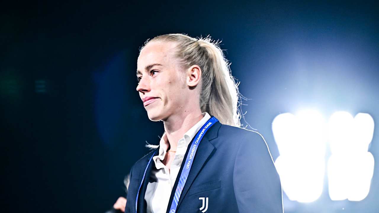 women-arrival-uwcl