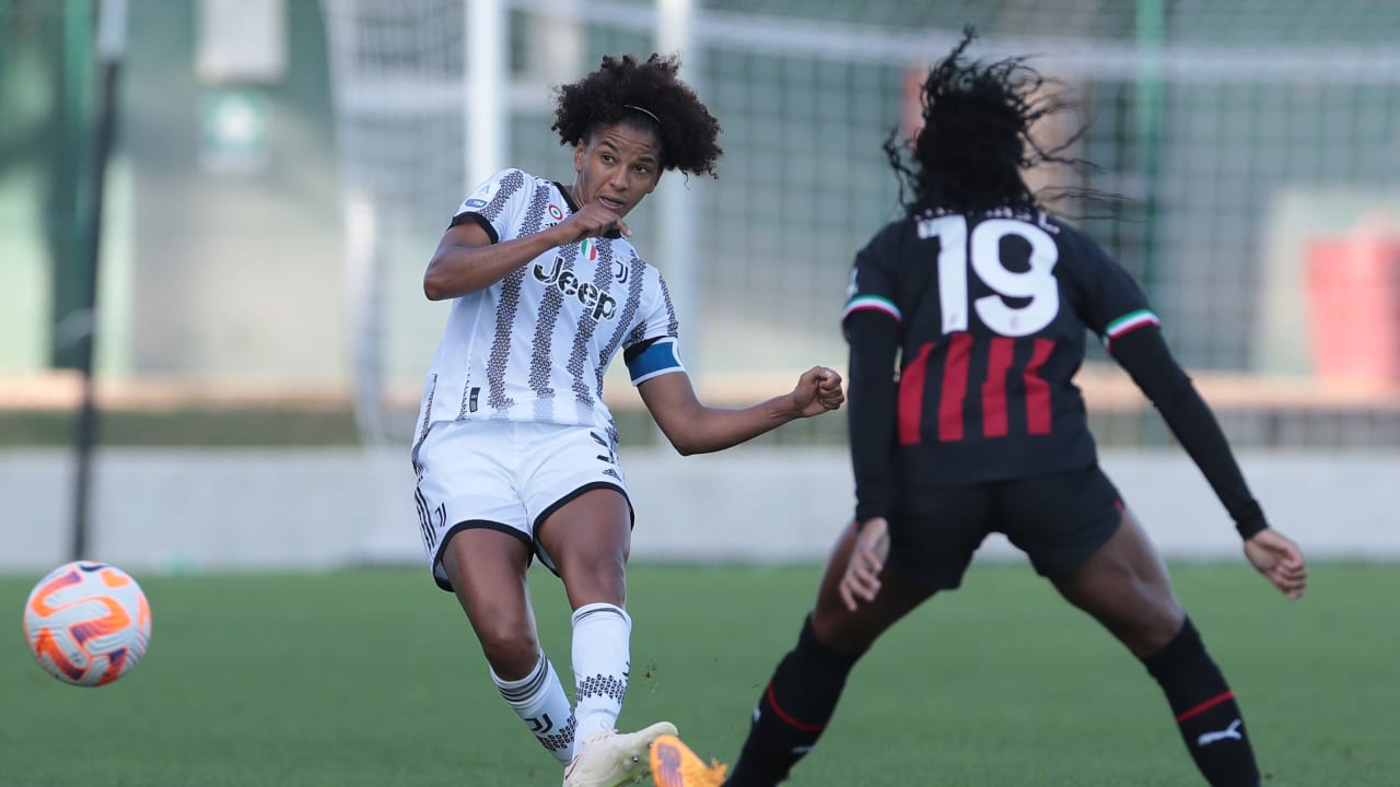 Sara Gama in azione contro il Milan