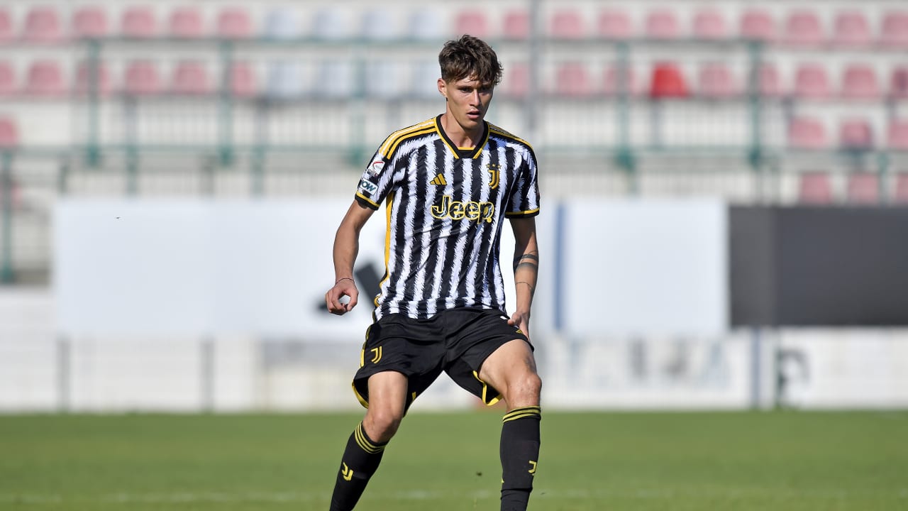 Nicolò Savona in Juventus Next Gen - Torres