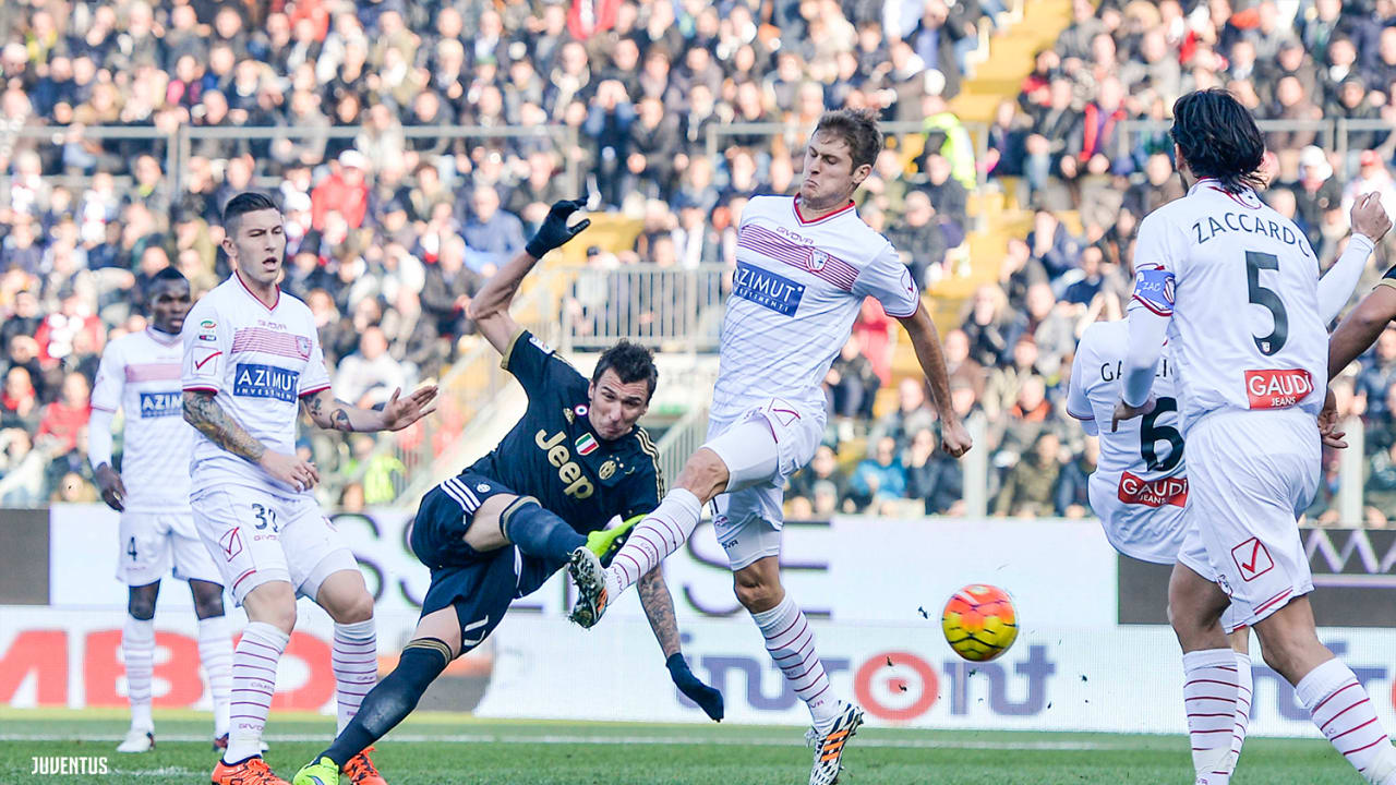 mandzukic_vs_carpi_2016.jpg