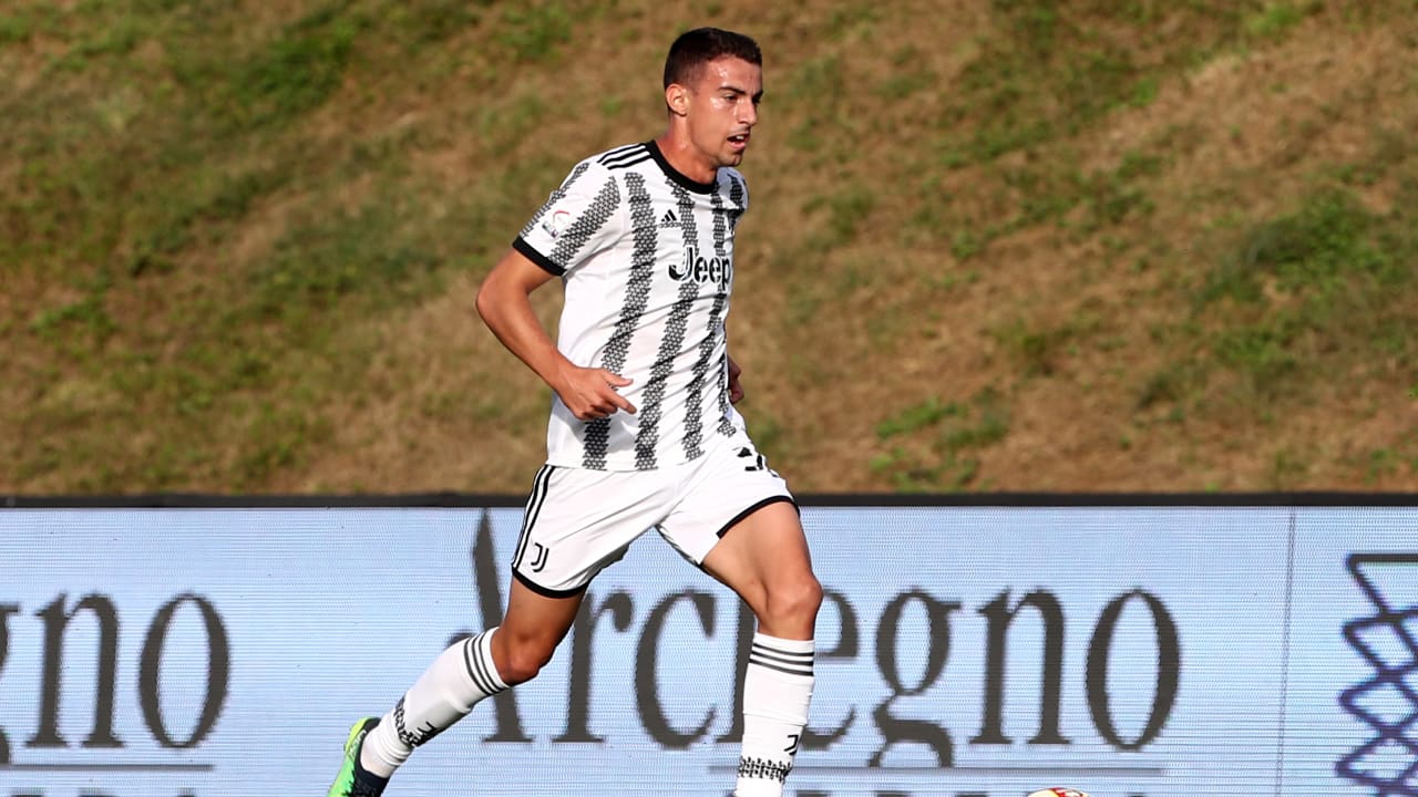 Riccardo Turicchia in azione con la maglia della Juventus Next Gen