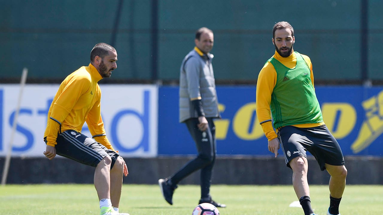 wm_bonucci_higuain_allenamento.jpg