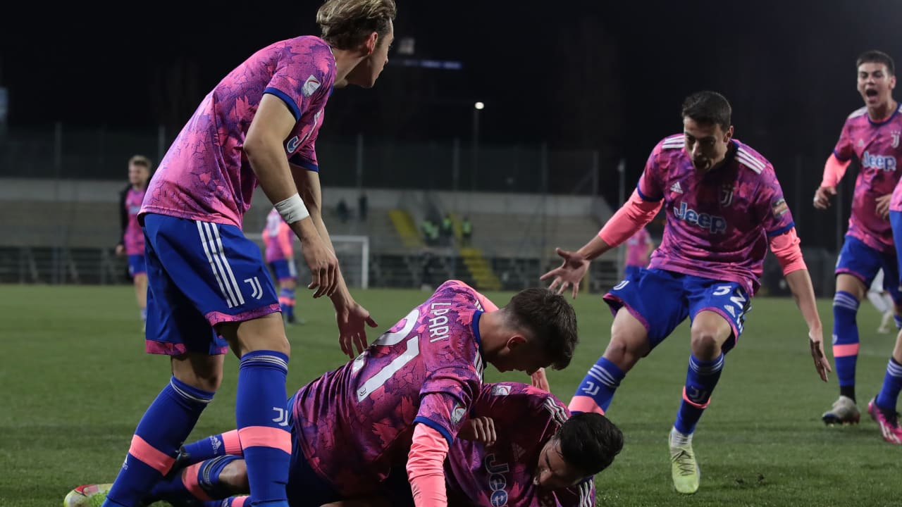 L'esultanza della Juventus Next Gen dopo il gol decisivo di Pecorino contro la Pergolettese
