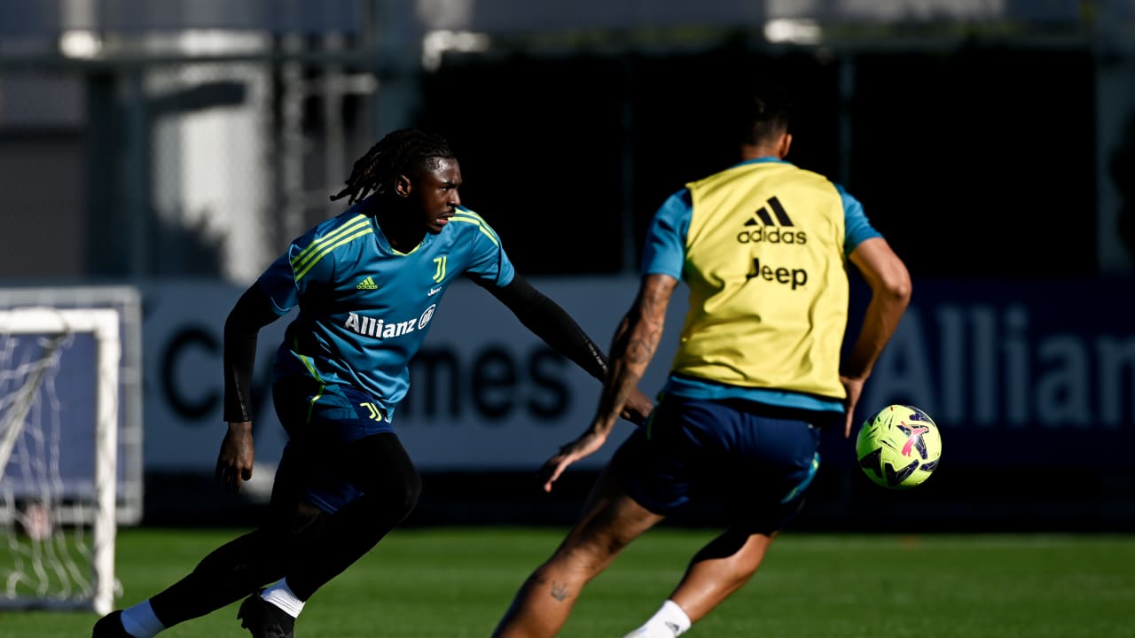 Moise Kean e Danilo a duello in allenamento