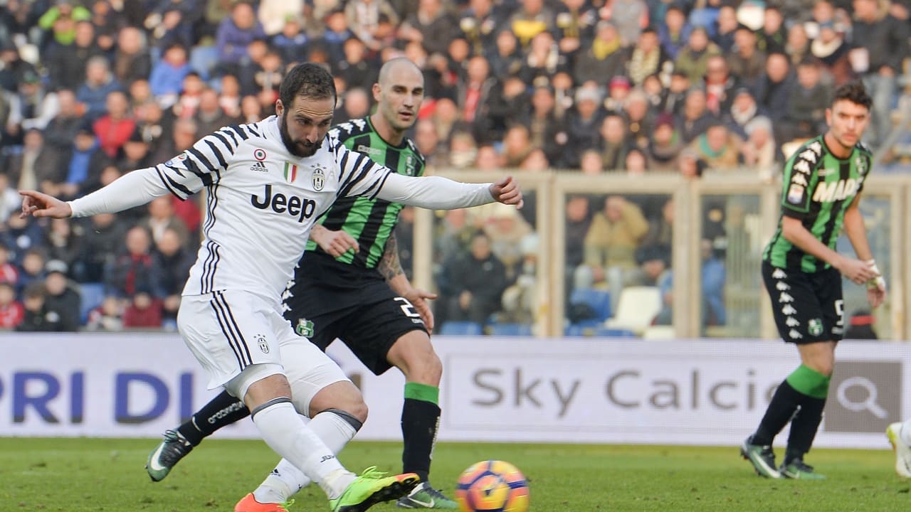 Sassuolo-Juve 2017 Higuain 