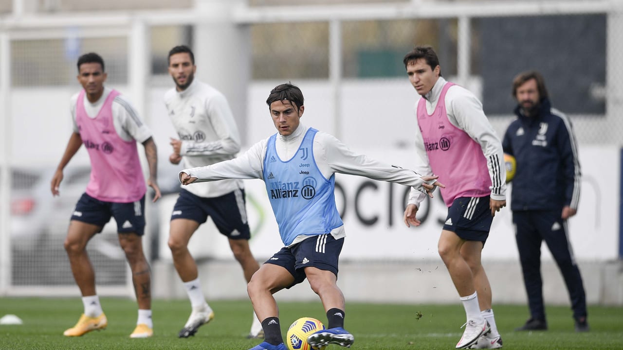 chiesa dybala training 06 nov 10