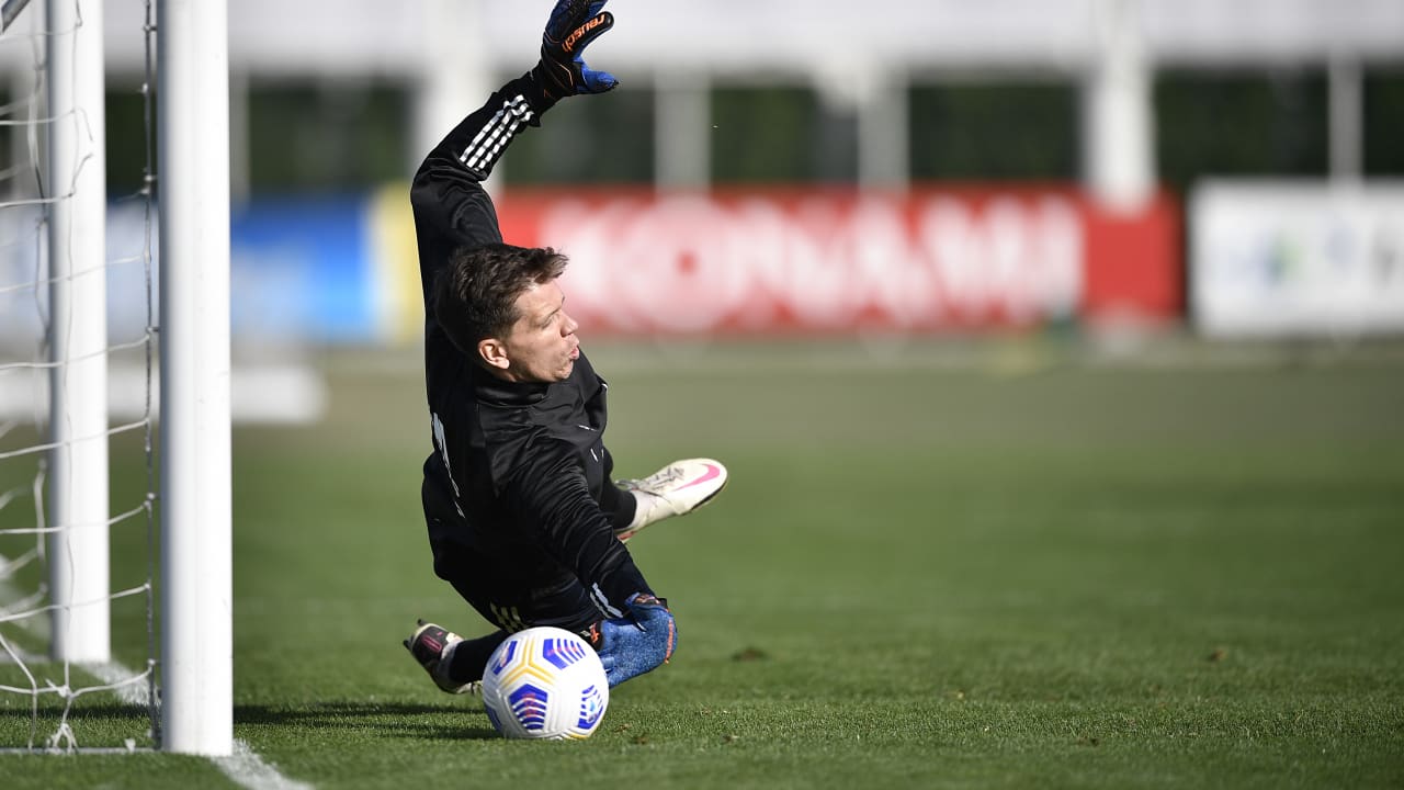 szczesny training