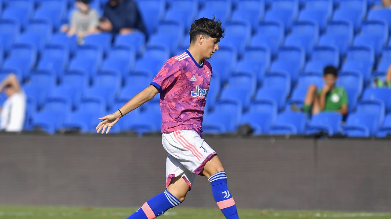 Nicolò Ledonne in campo con la Juventus Under 19 in UEFA Youth League