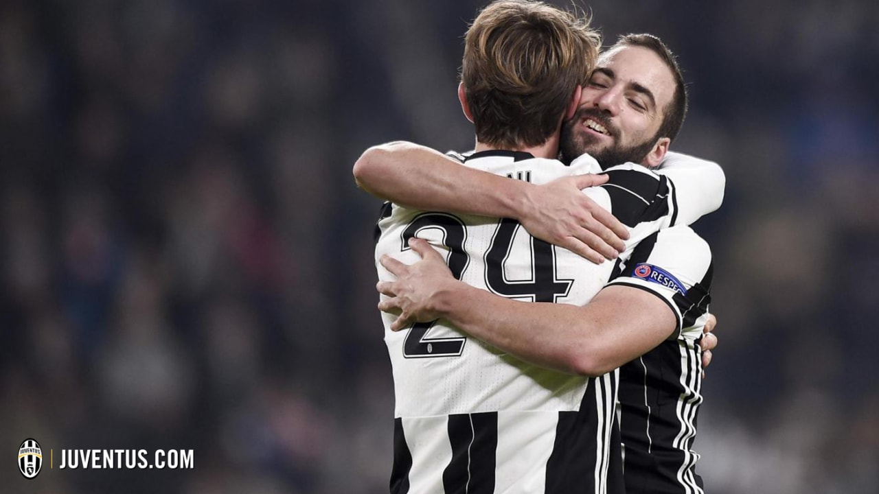 higuain-rugani_juventus-dinamo_dic2016.jpg