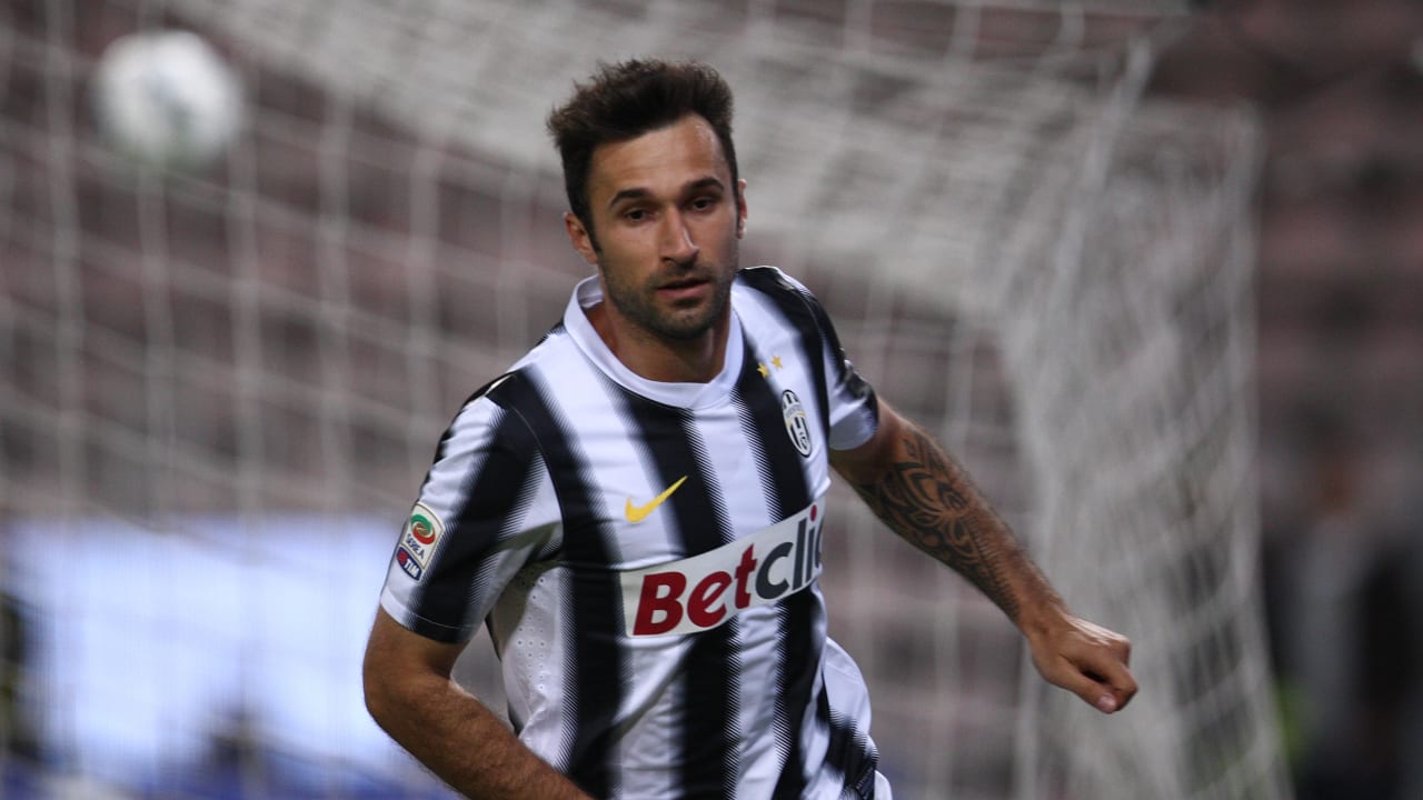 Vucinic Cagliari-Juve 2012