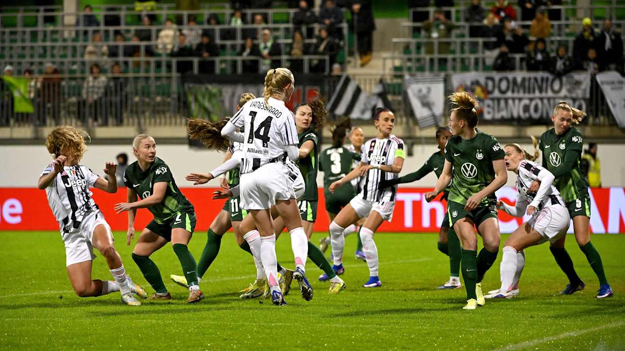 Wolfsburg Juventus Women 4