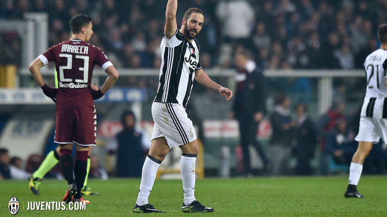 wm_higuain_derby_03.jpg