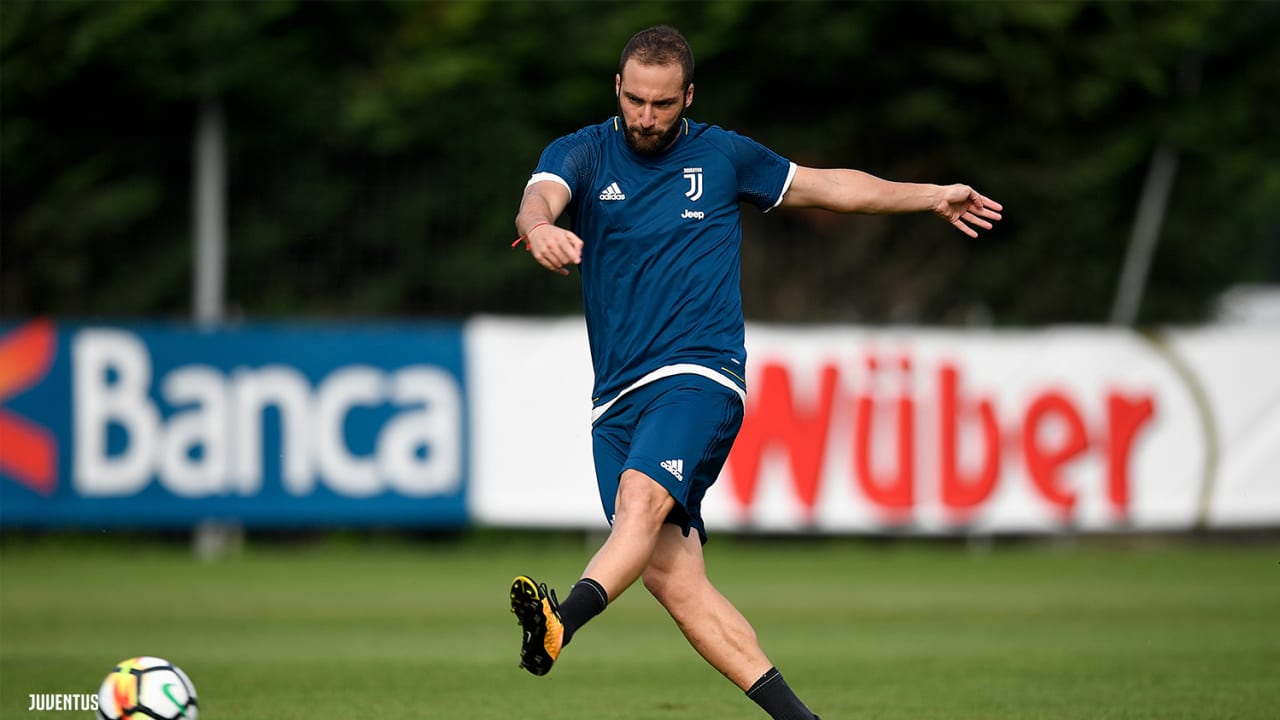 20170905_wm_higuain.jpg