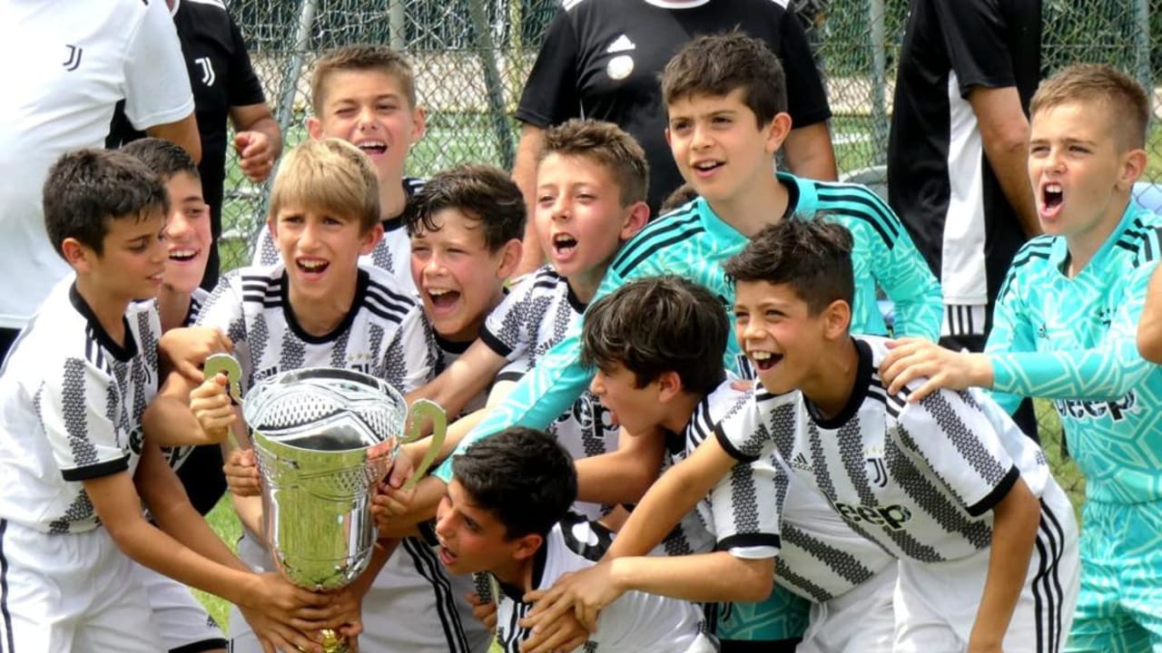 L'esultanza dell'Under 11 di Mister La Pira