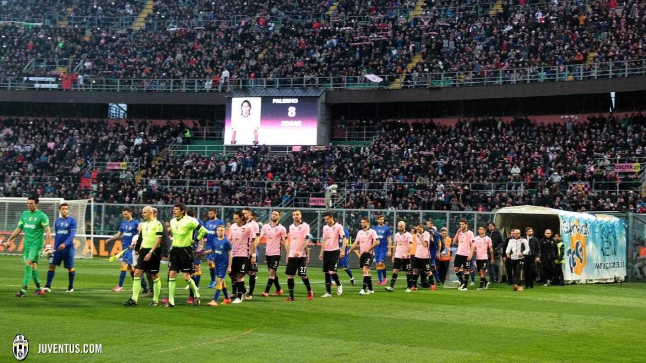 palermo juve ingresso in campo.jpg