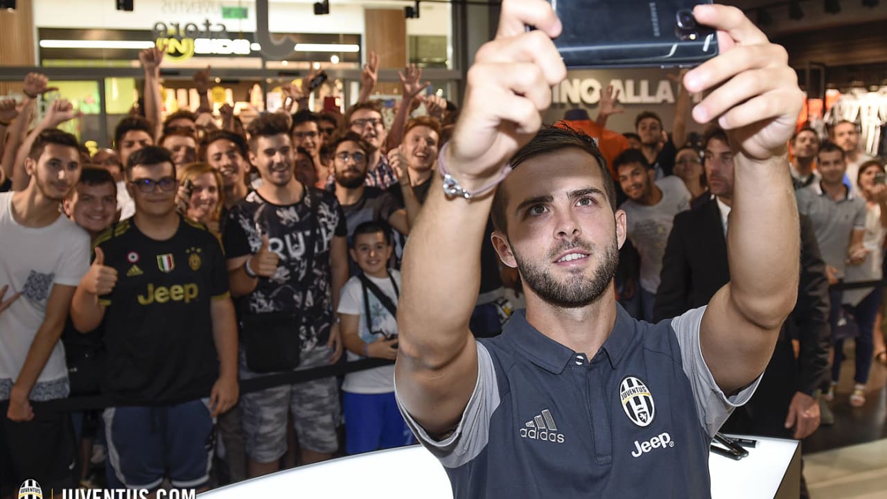 pjanic_cover_store.jpg