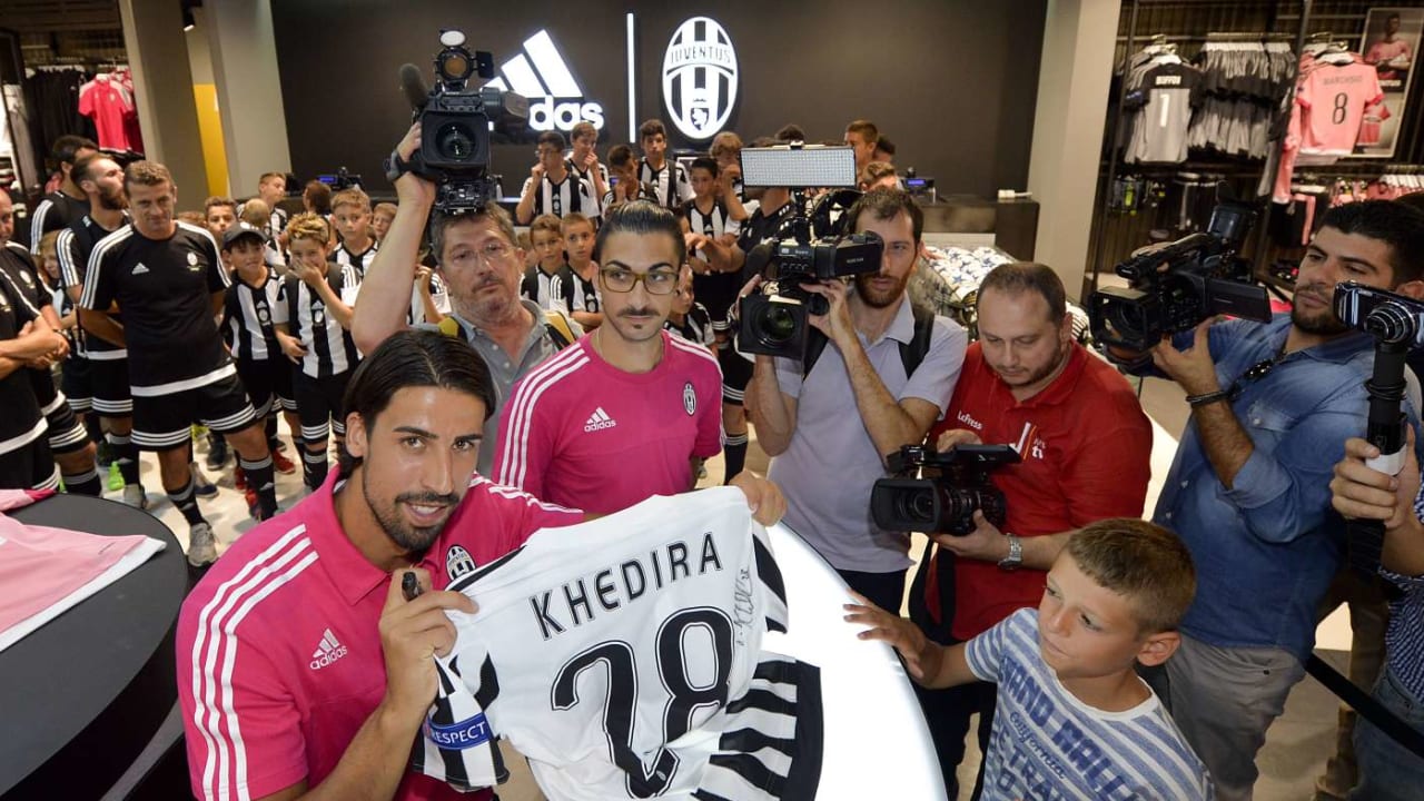 Khedira megastore 