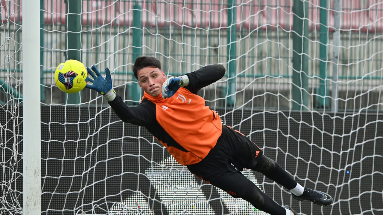 Giovanni Daffara in azione prima di Juventus Next Gen-Pescara