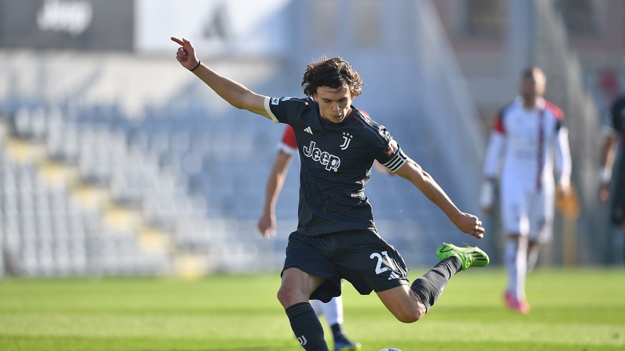 Martin Palumbo in azione durante Juventus Next Gen-Torres di Coppa Italia